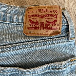 W27 L30 women’s original 501 Levi’s